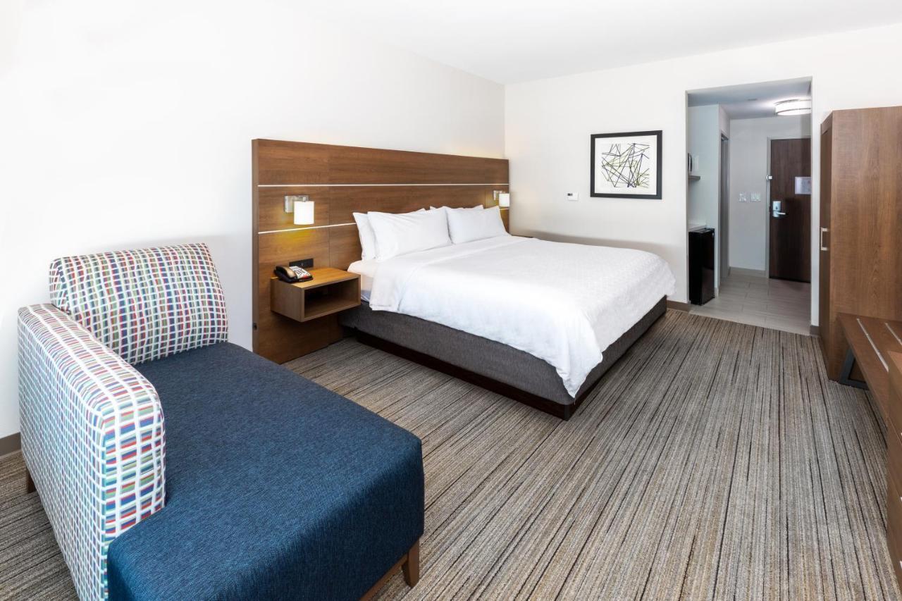 Holiday Inn Express & Suites - Stafford Nw - Sugar Land By Ihg Exterior photo