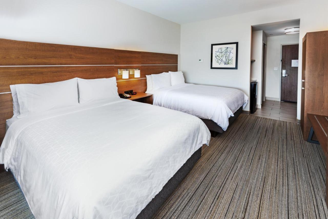 Holiday Inn Express & Suites - Stafford Nw - Sugar Land By Ihg Exterior photo