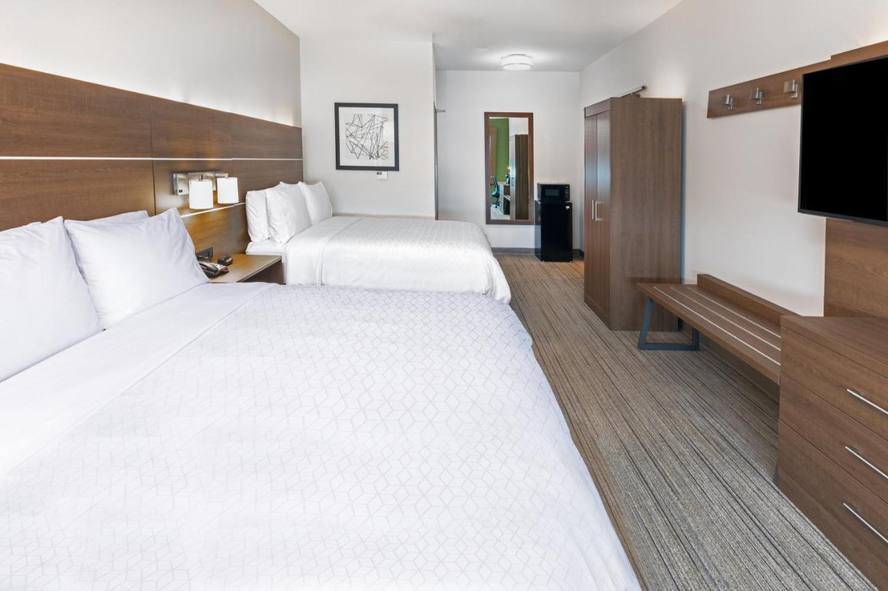 Holiday Inn Express & Suites - Stafford Nw - Sugar Land By Ihg Exterior photo
