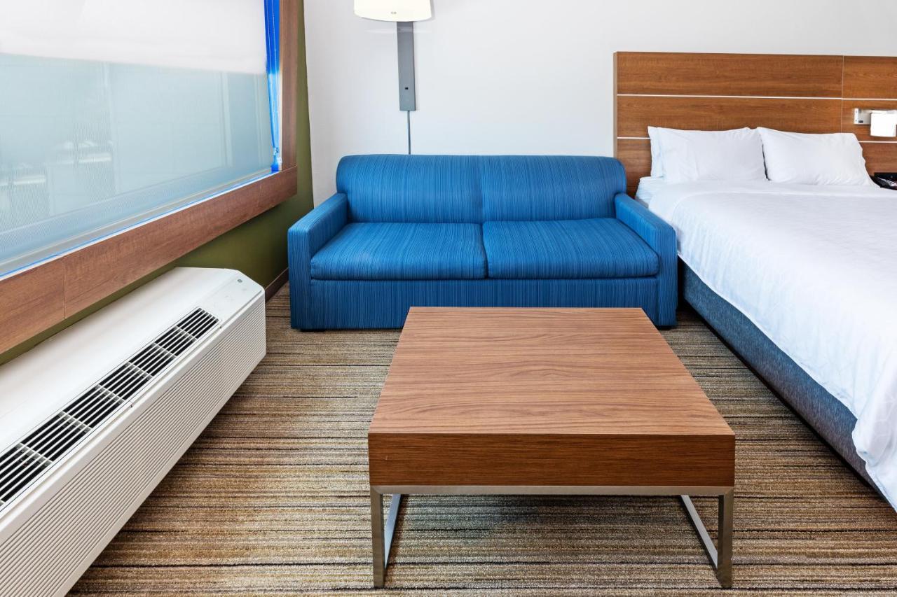 Holiday Inn Express & Suites - Stafford Nw - Sugar Land By Ihg Exterior photo